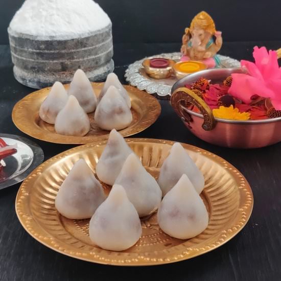 Peanut Poorana Kozhukattai Recipe