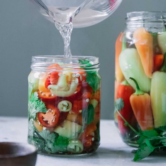 Refrigerator Quick Pickled Peppers