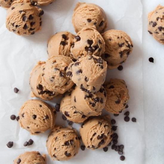 Healthy Cookie Dough Balls