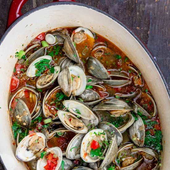 Mediterranean-Style Steamed Clams