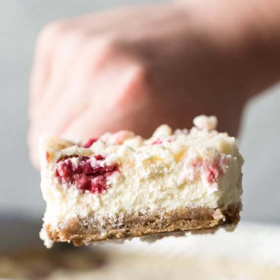 Cheesecake Bars With Berry Streusel