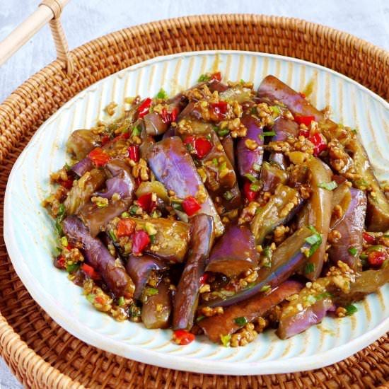Eggplant with garlic sauce