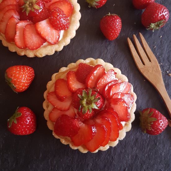 Strawberry Cheesecake mini pies