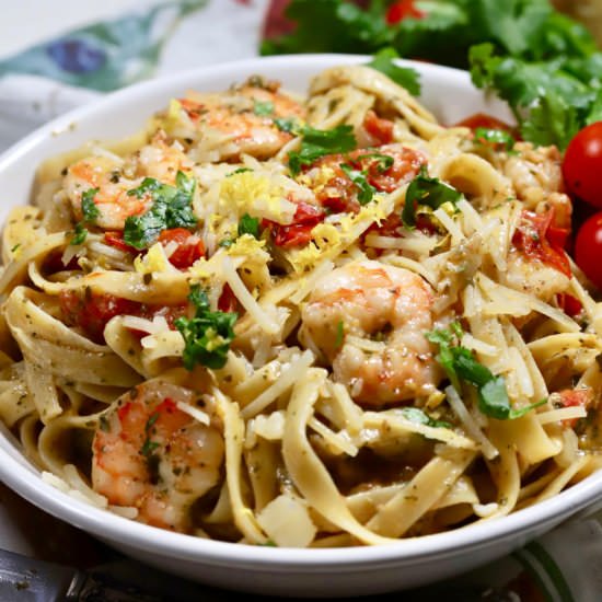 Pesto Pasta with Shrimp & Tomatoes
