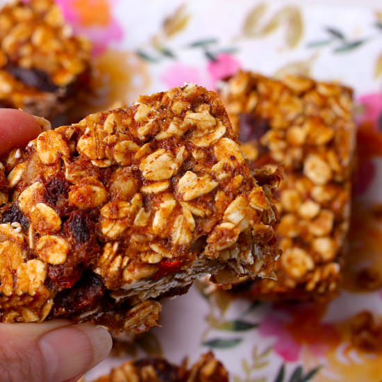Baked sugar-free granola bars