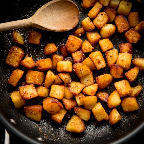Sautéed Potatoes with Garlic