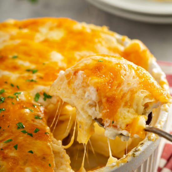 Simple Instant Pot Cheesy Potatoes