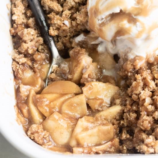 Easy Vegan Apple Crisp Gluten-Free