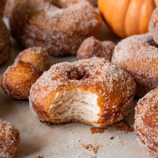 Pumpkin Spice Biscuit Donuts