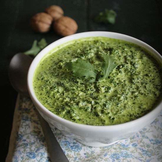 Rocket and walnut sauce