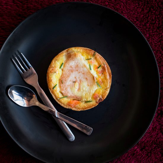 Salmon and gorgonzola quiches