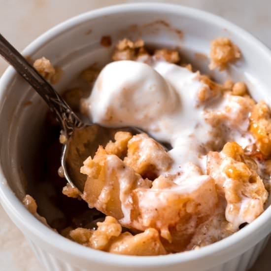 Cardamom Apple Crumble