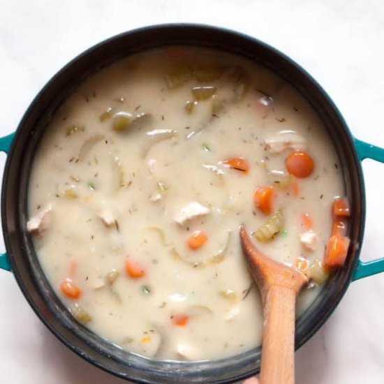 Healthy Chicken Pot Pie Soup (DF)