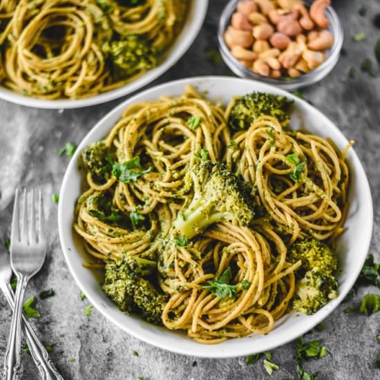 Broccoli & Cashew Pesto Pasta
