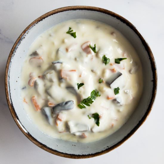 Mediterranean Garlic Yogurt Sauce