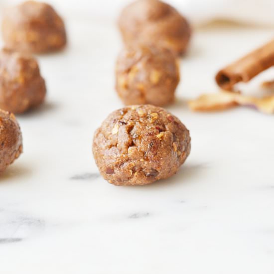 Apple Cinnamon Energy Bites