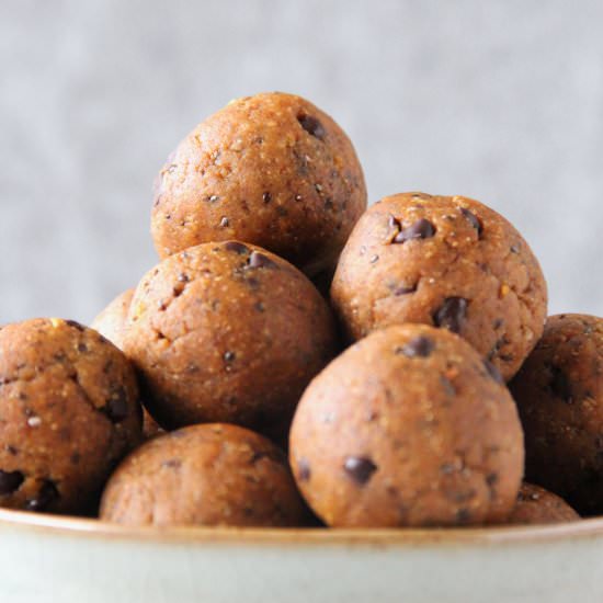 Pumpkin Spice Energy Bites