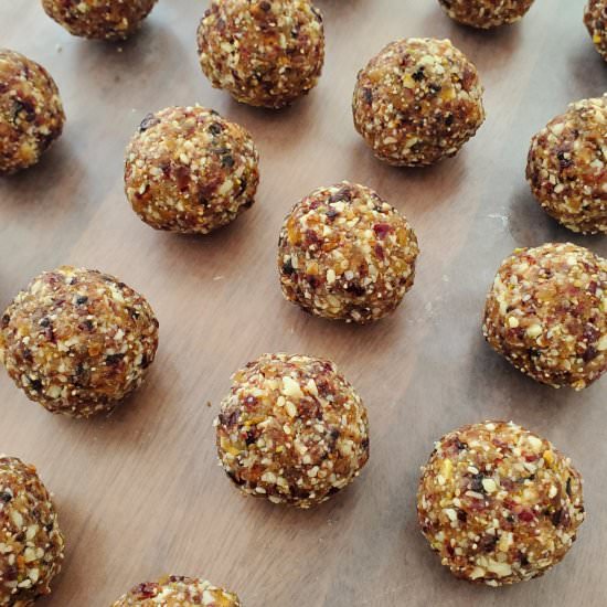 FRUIT AND NUT BALLS