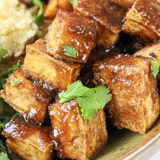 Peanut tofu quinoa buddha bowl
