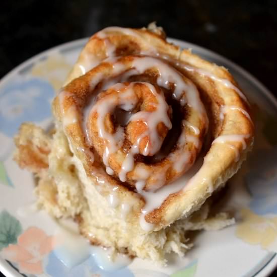 Big and Fluffy Cinnamon Rolls