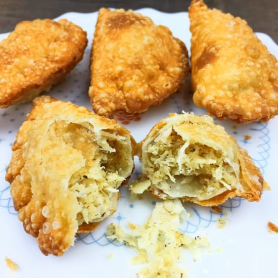 Karjikai (fried sweet dumplings)