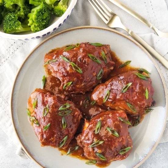 crockpot saucy chicken thighs
