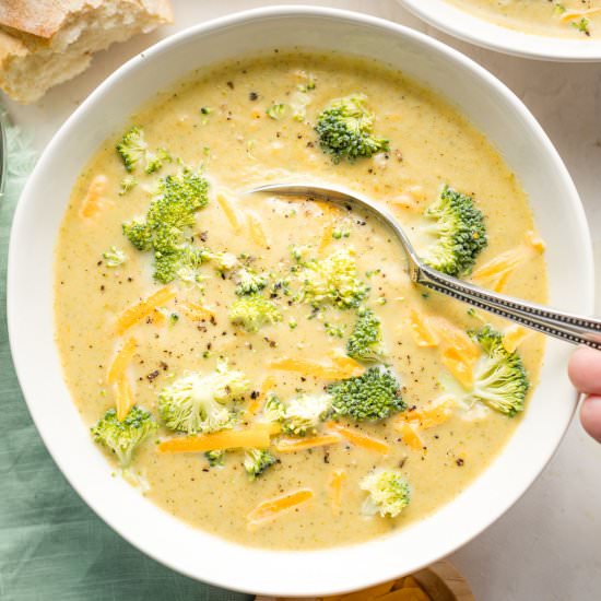 Instant Pot Broccoli Cheddar Soup