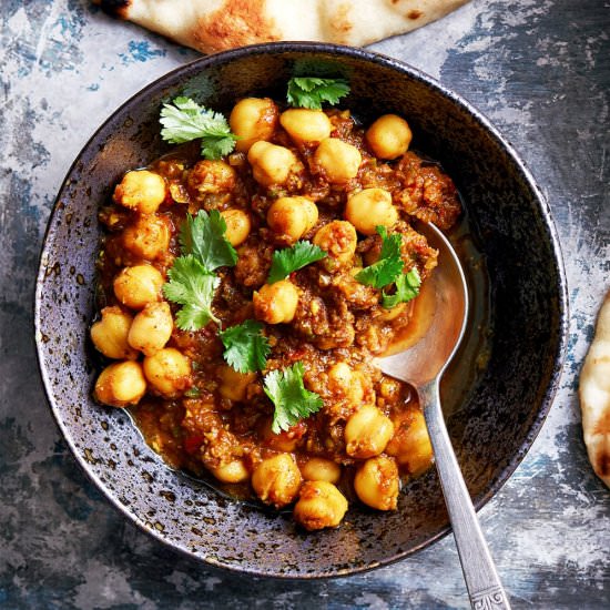 Instant Pot Spicy Sauce Chickpeas