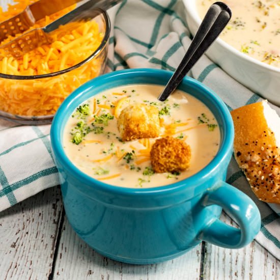 Instant Pot Broccoli Cheese Soup