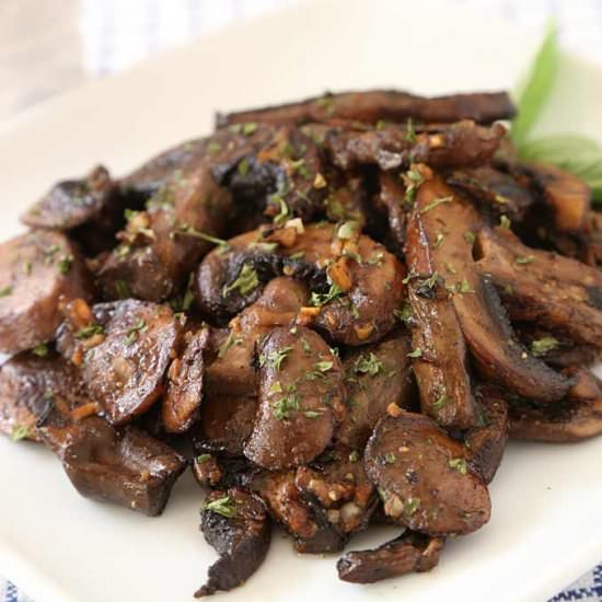 Sauteed Mushrooms in Garlic Butter