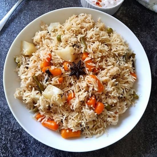 Easy Instant Pot Vegetable Pulao