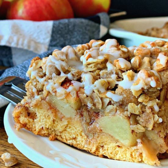 Cinnamon Roll Apple Crisp