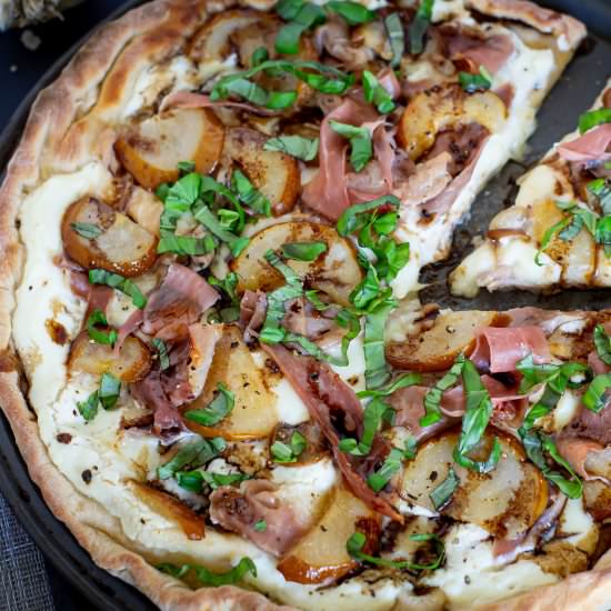 Balsamic Pear & Prosciutto Pizza