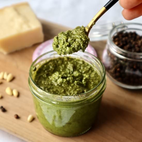 Easy Classic Italian Pesto