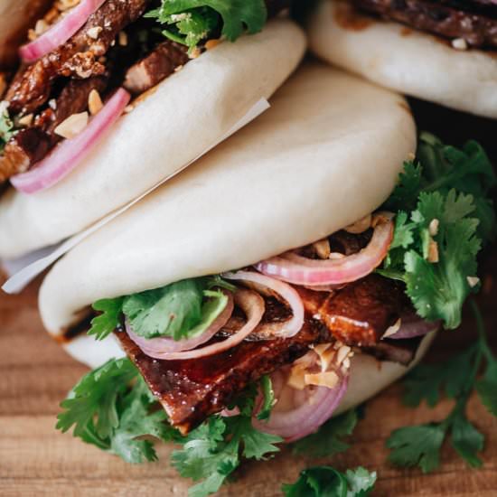 Gua Bao (Taiwanese Pork Belly Buns)