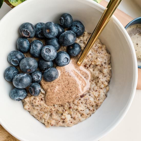 Blueberry Vanilla Flaxseed Oatmeal