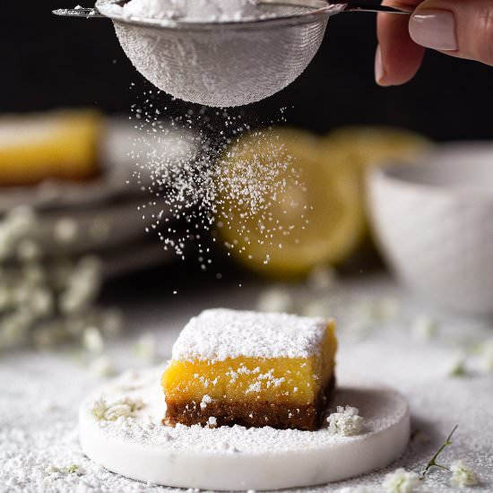 Lemon Bars with Biscoff Crust