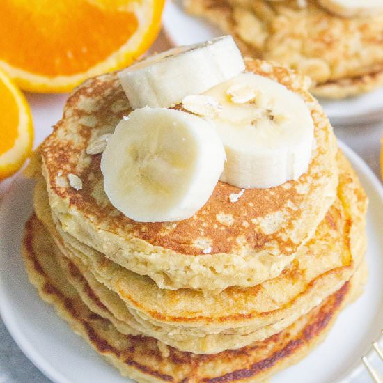 Banana Oatmeal Pancakes