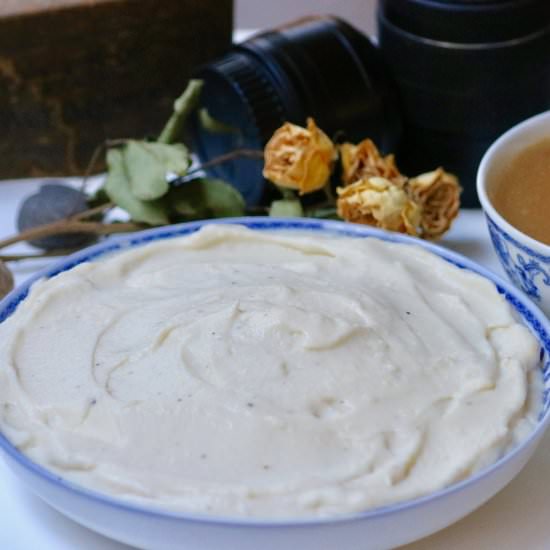 Vegan Creamy Cheesy Cauliflower Mash