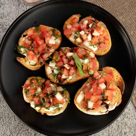 Simple Tomato Bruschetta