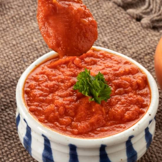 How to Make Homemade Tomato Sauce