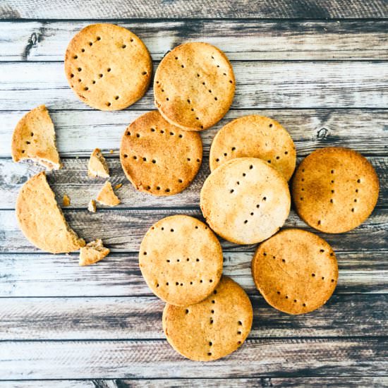 Water chestnut flour crackers