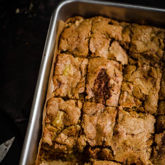 Apple Traybake