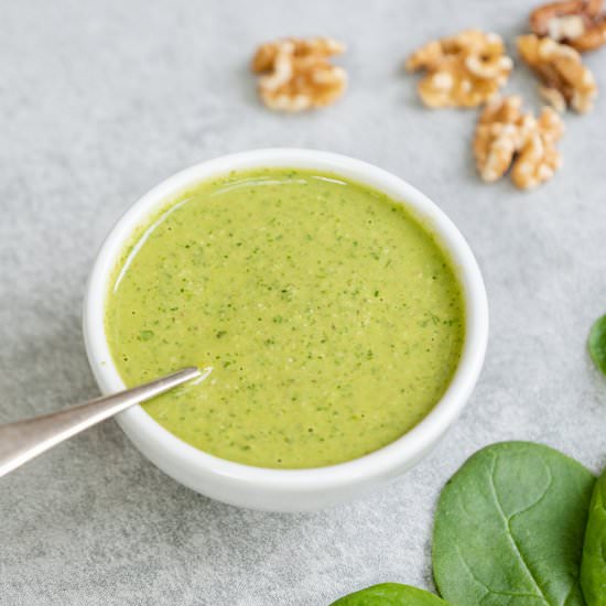 Low FODMAP Spinach & Walnut Pesto