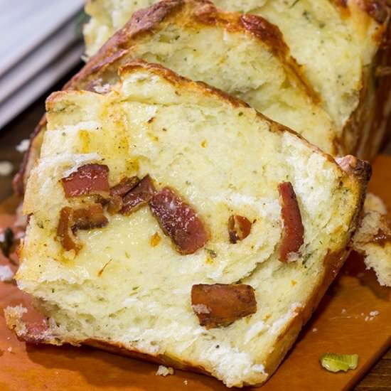 Bacon Cheddar Pull Apart Bread