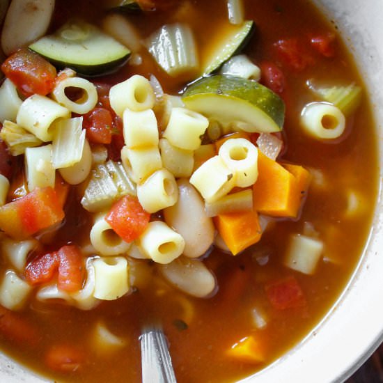 Easy Slow Cooker Minestrone