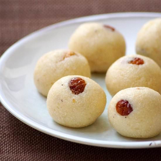 Indian Sweet Semolina Balls (Laddu)