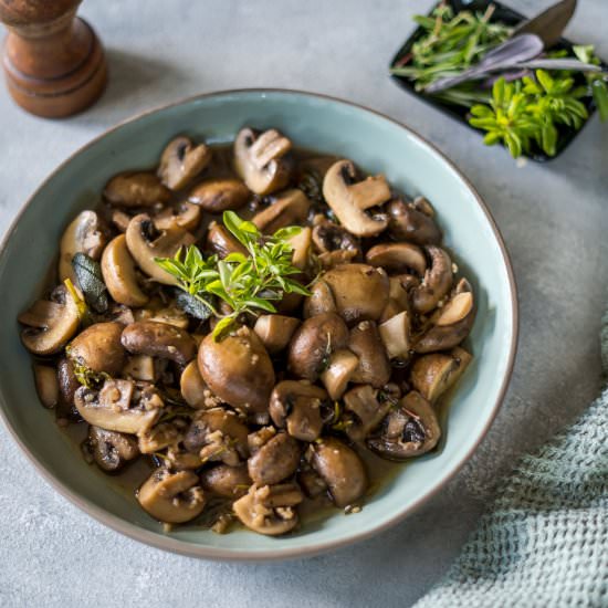 White Wine and Garlic Mushrooms