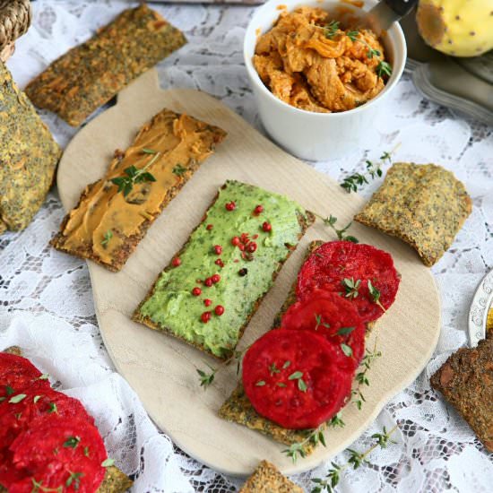 Curry Rye Oat Crackers