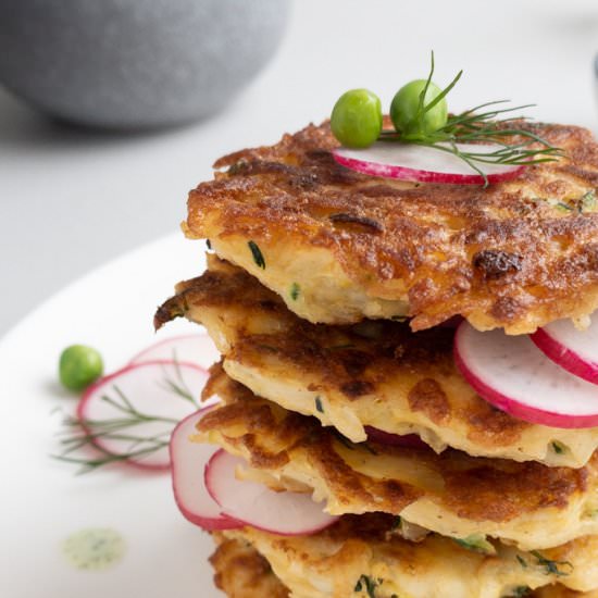 Zucchini and halloumi fritters